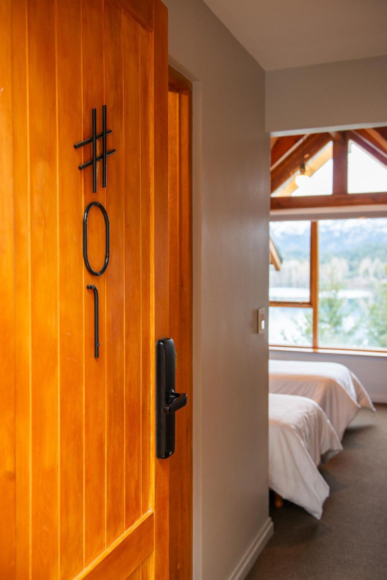 Peninsula Petit Hotel San Carlos de Bariloche Bagian luar foto