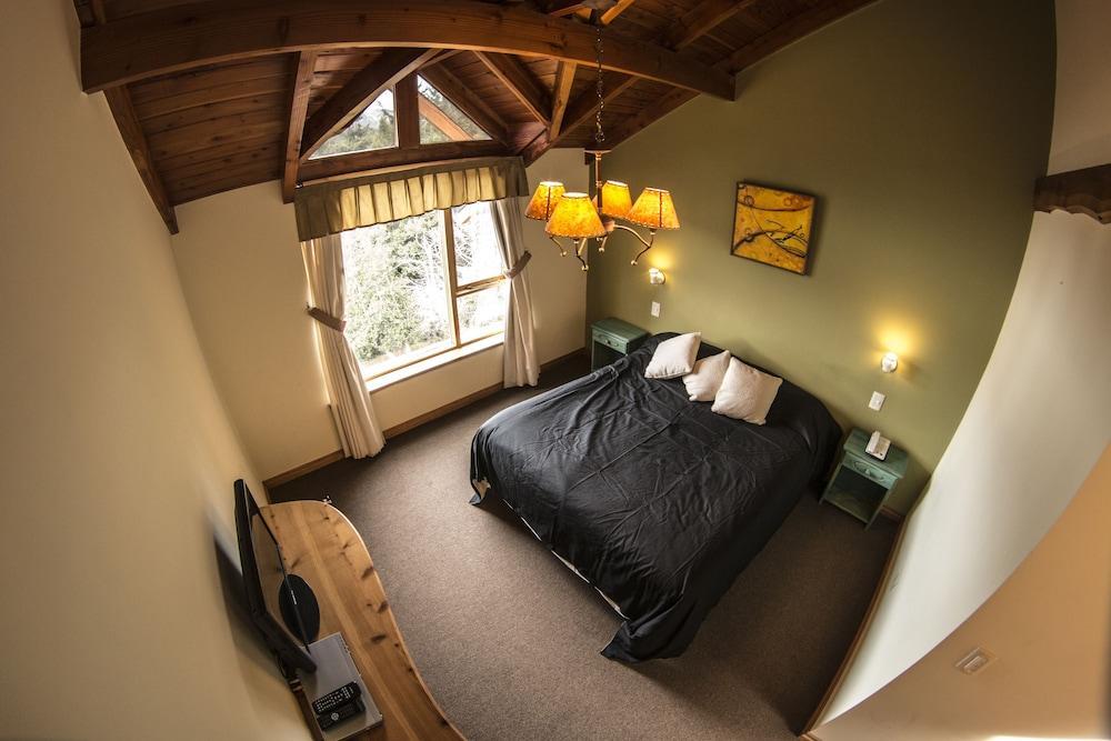 Peninsula Petit Hotel San Carlos de Bariloche Bagian luar foto